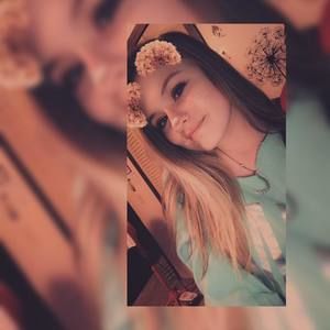 Meet your Posher, Chloe